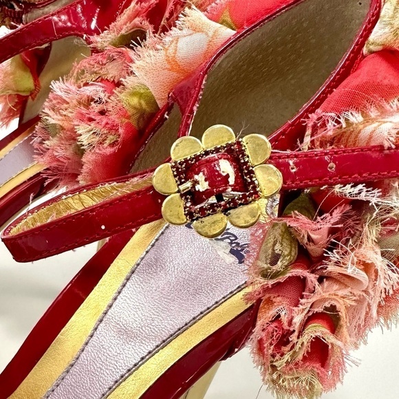 Hale Bob patent red leather floral rosette heels size 8 - Picture 3 of 15